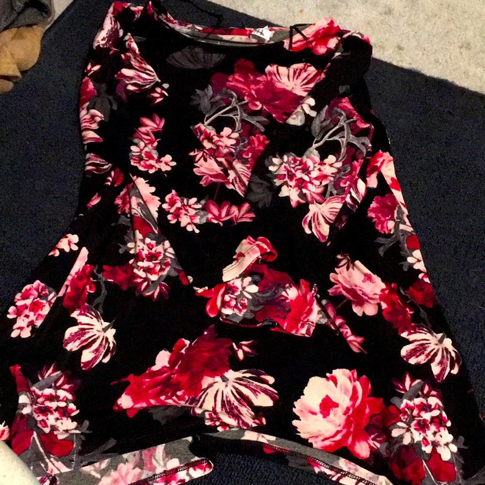 Floral 3/4 sleeve top